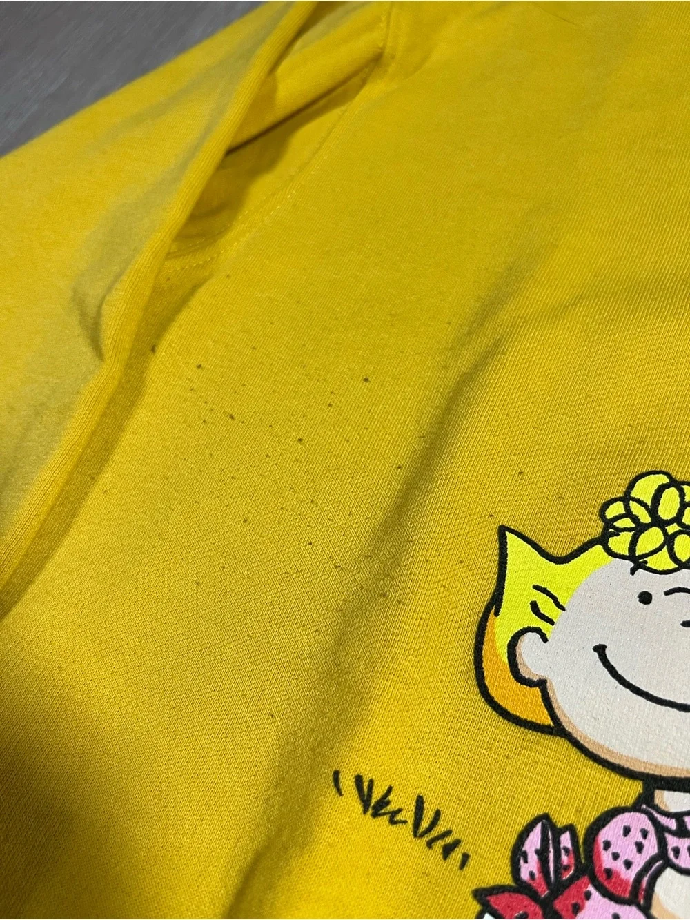 Yellow Peanuts Graphic Crewneck Sweatshirt Cozy Retro Classic - Picture 4 of 9
